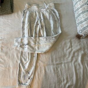 Lululemon sweatpants